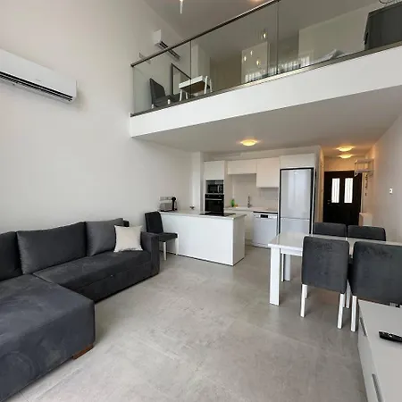 Dejablue, Block C, Unit 22 Kalogrea