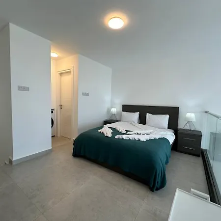 Dejablue, Block C, Unit 22 Apartment Kalogrea