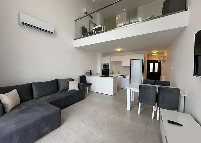 Dejablue, Block C, Unit 22 Kalogrea