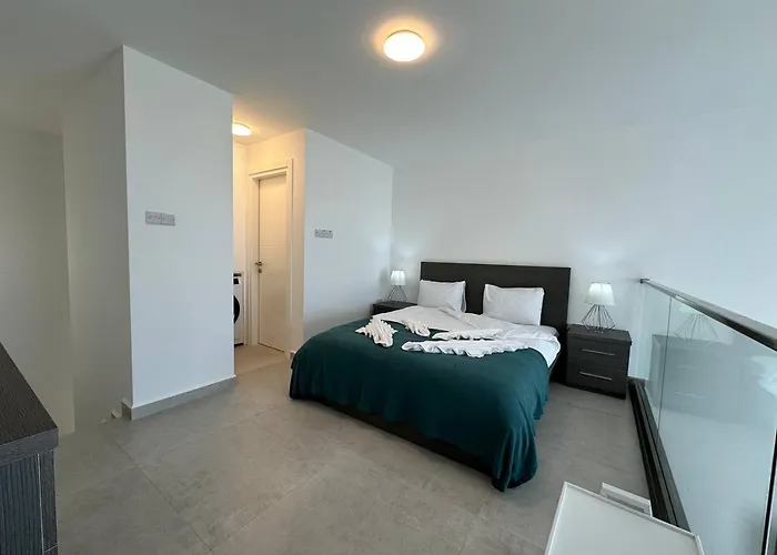 Dejablue, Block C, Unit 22 Apartment Kalogrea