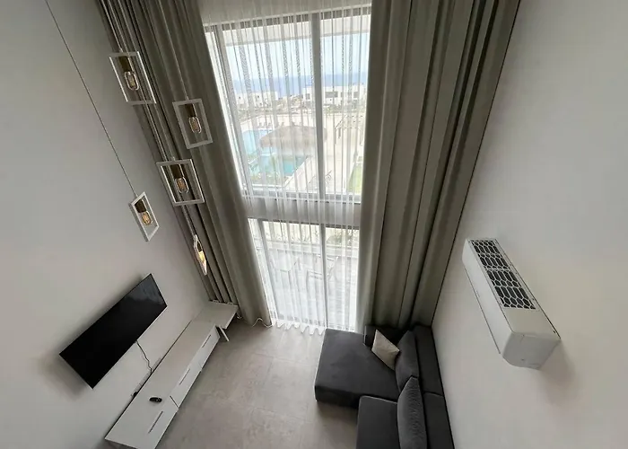 Dejablue, Block C, Unit 22